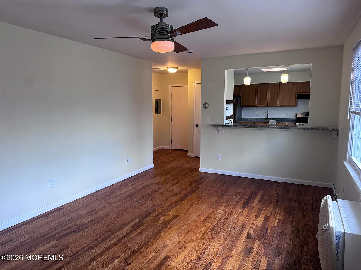Building Photo - 364 Westwood Ave #47