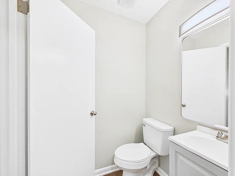 Oxford Pointe Apartments — Photo 14