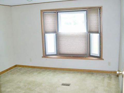 2nd image of 1003 Oakhill Ave Unit 9