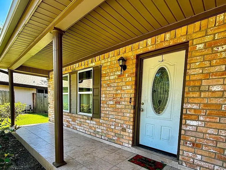10307 Linecamp Dr — Photo 3