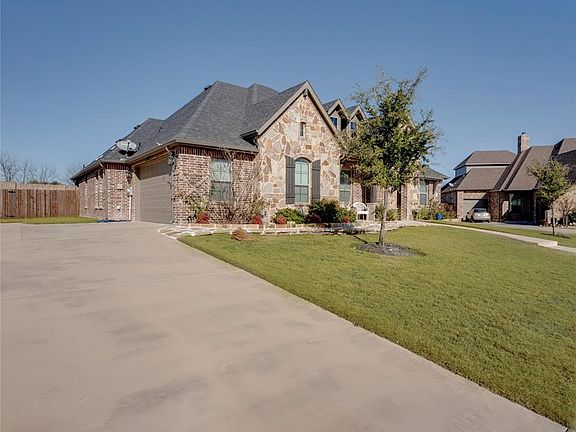 3rd image of 143 Water Garden Dr
