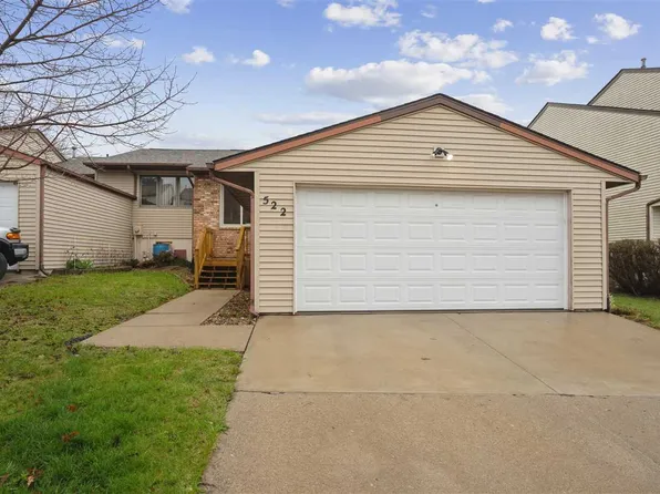 522 Westwinds Dr, Iowa City, IA 52246