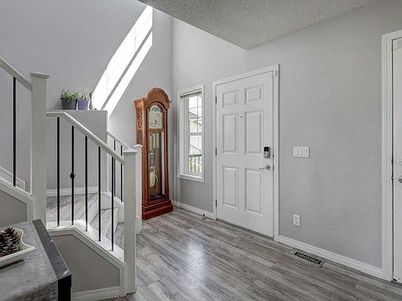 2nd image of 316 S Ranch Close