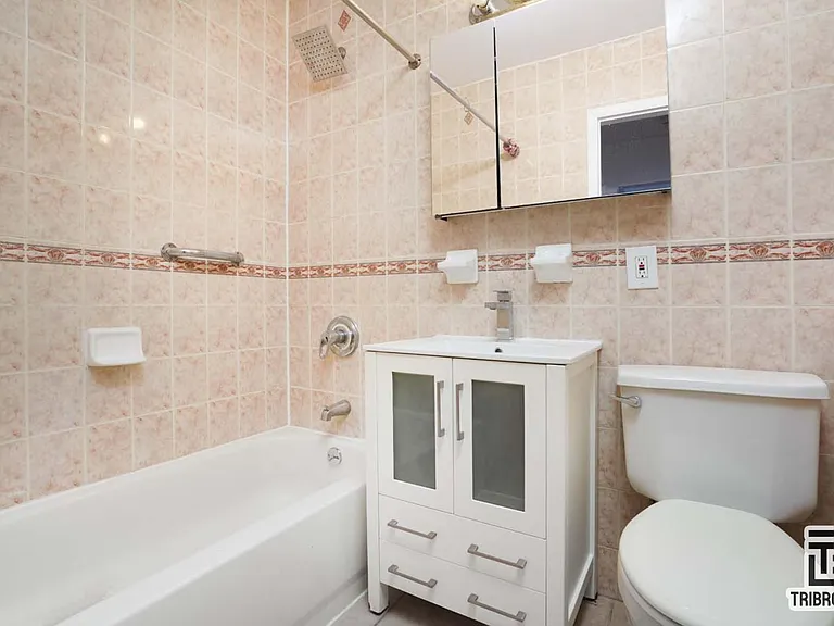 359 Vernon Ave #5 — Photo 6