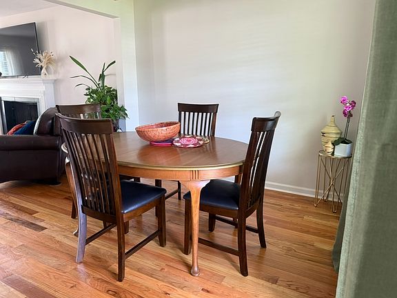 3rd image of 3055 Kennesaw Dr NW