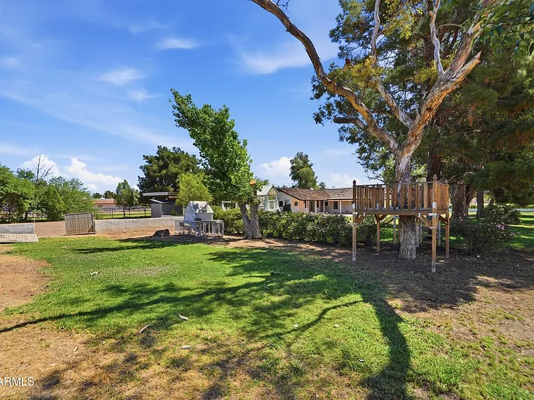 2672 E Mesquite St — Photo 75