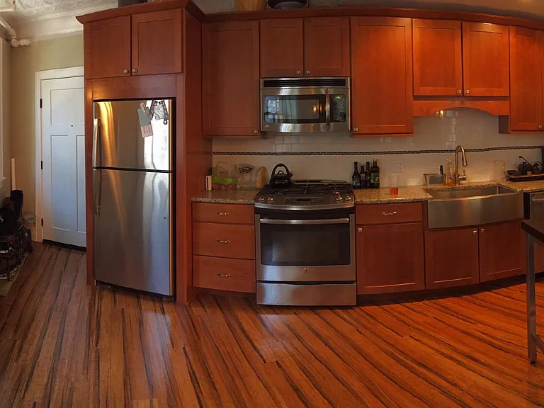 110 Montgomery St #403 — Photo 7