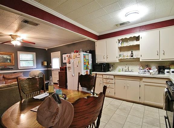 4th image of 4404 Odessa Ave