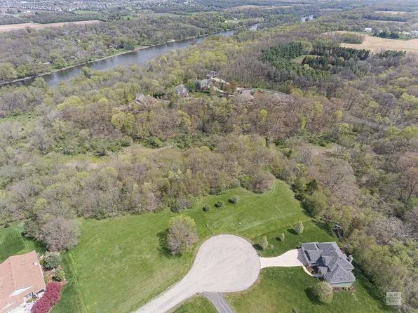 6015 Polo Club Dr, Yorkville, IL 60560