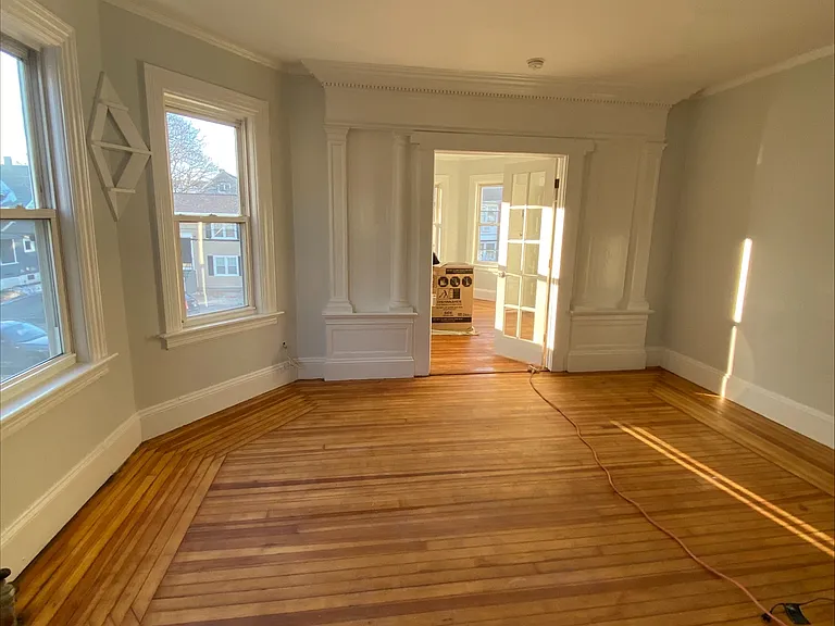 25 Pembroke Ave #2 — Photo 2