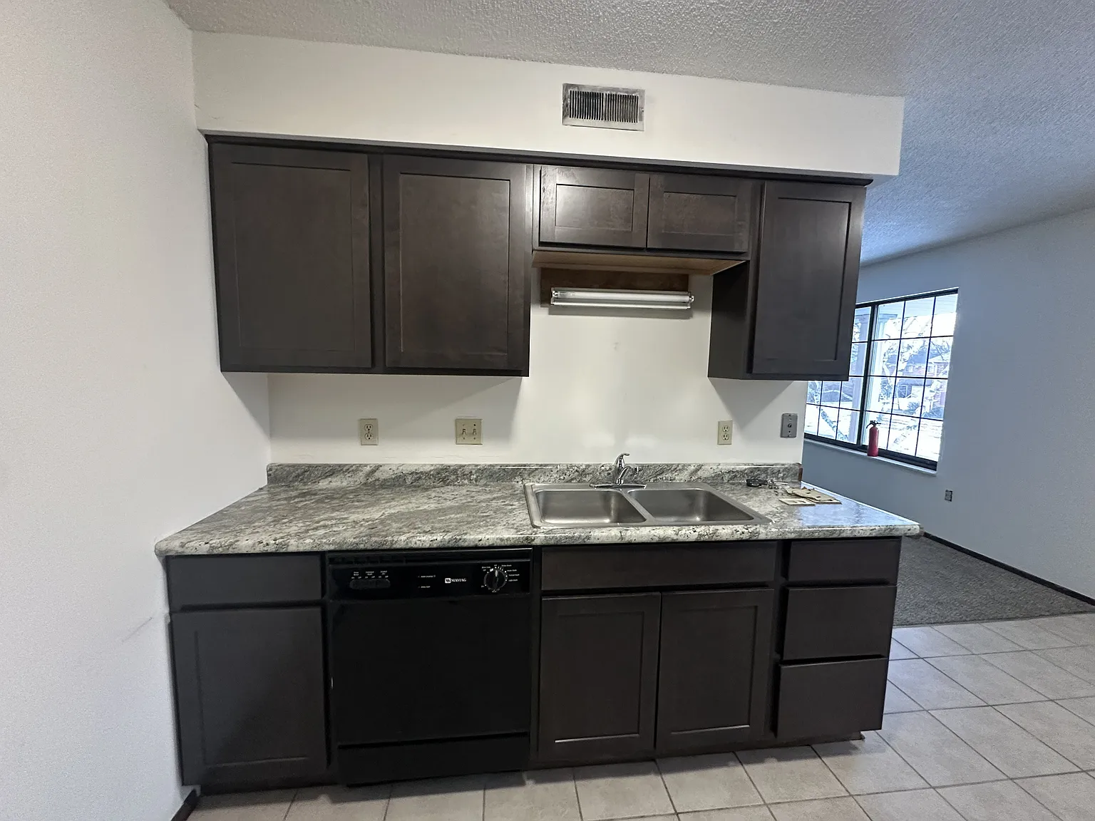 2 bed, 900 sqft, $875 — Photo 4