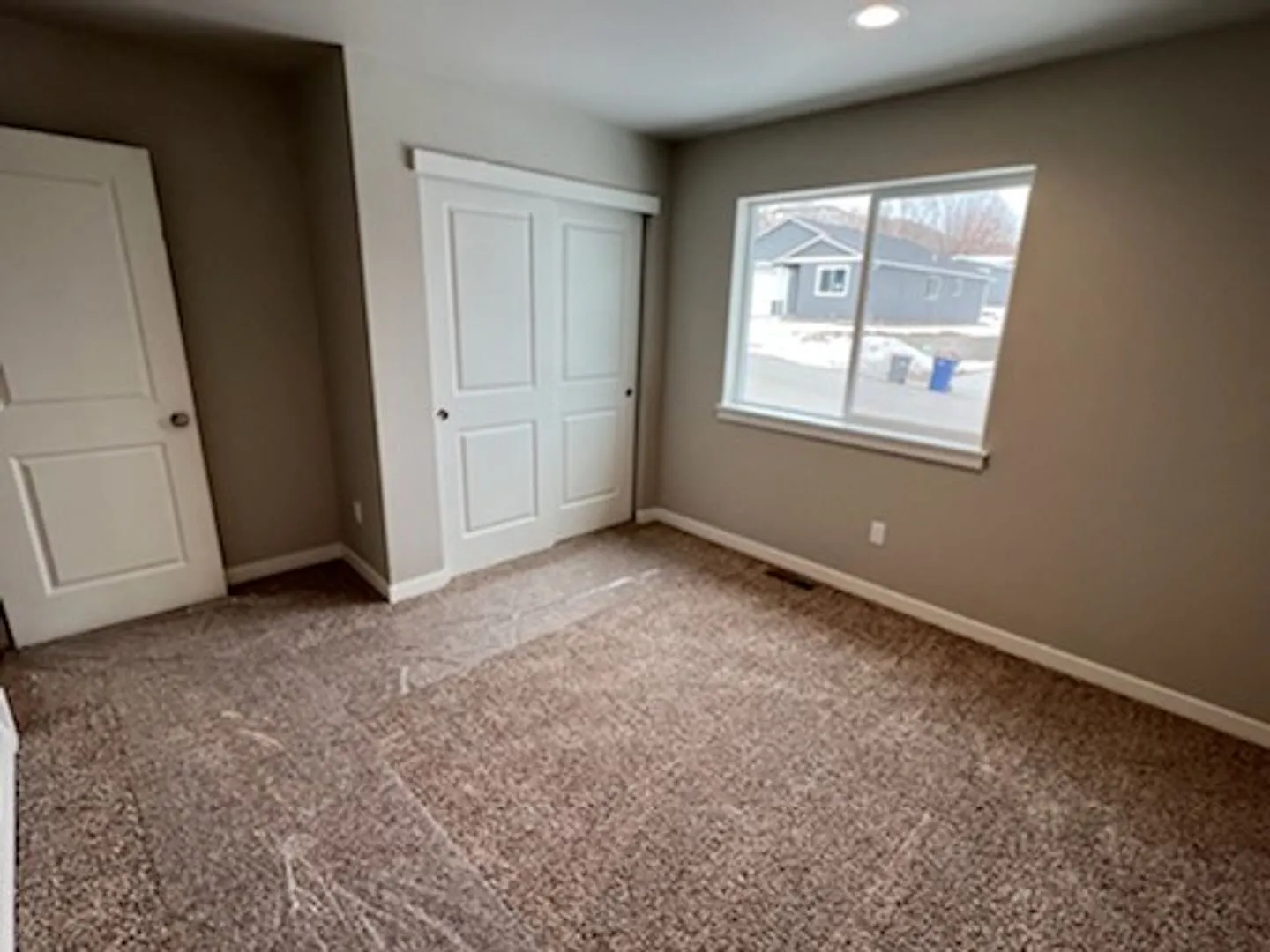 3 bed/2 bath rambler style home! Attached garage, fenced back yard & A/C! — Photo 4