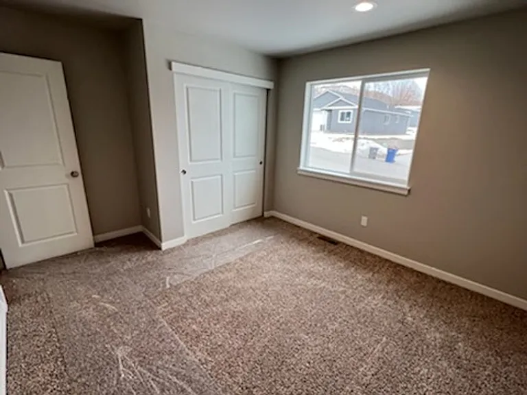 1090 S New Oak Ln — Photo 4
