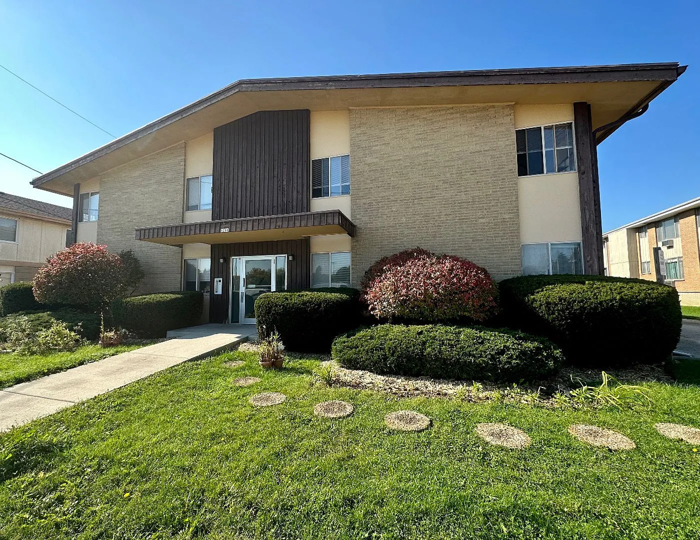 1216 Memorial Drive — Photo 1