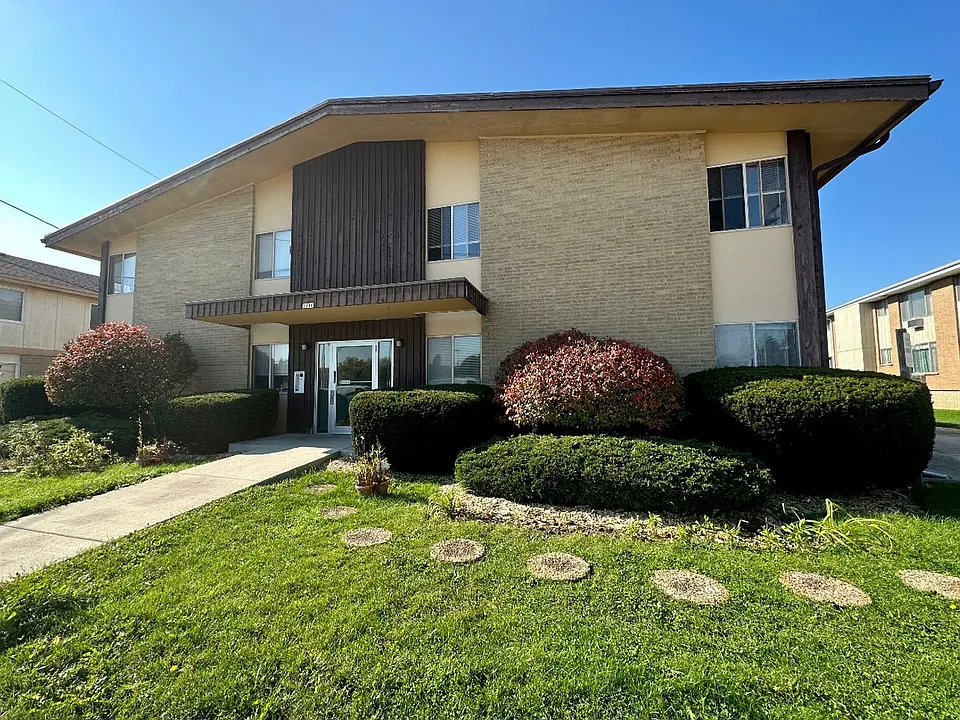 1216 Memorial Dr