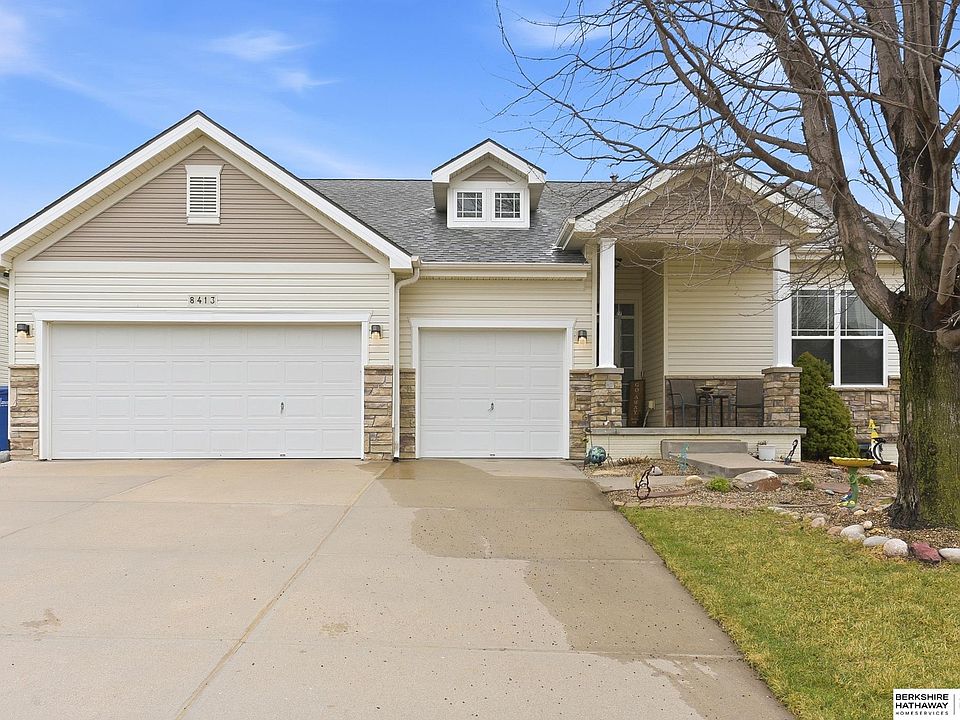 1st image of 8413 S 160th Ave