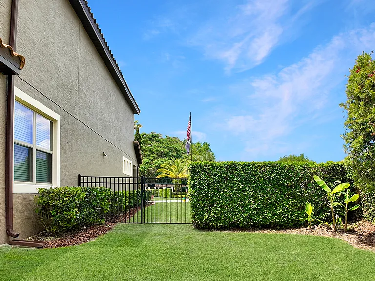 101 Philippe Ct — Photo 15