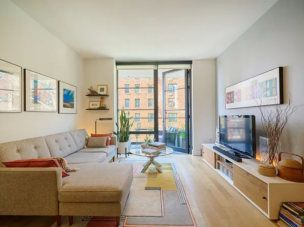 264 Webster Ave #410, Brooklyn, NY 11230