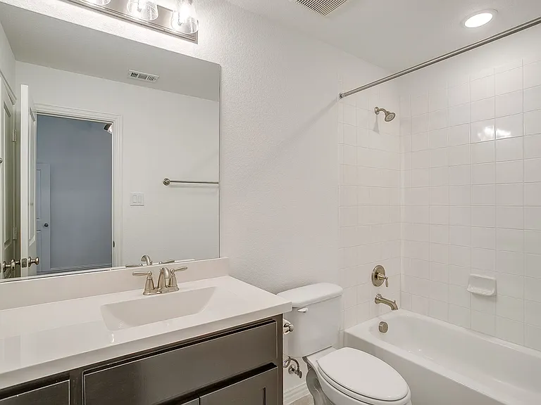 14328 Capridge Rd — Photo 22
