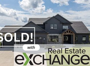 5878 Pigeon Creek Rd, Bettendorf, IA 52722