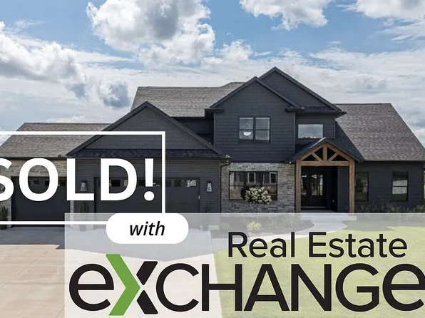 5878 Pigeon Creek Rd, Bettendorf, IA 52722