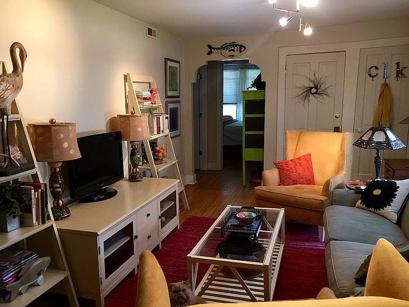 1st image of 1818 N Arlington Pl #B