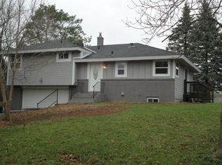 5651 Oakview Ln, Minnetonka, MN 55345