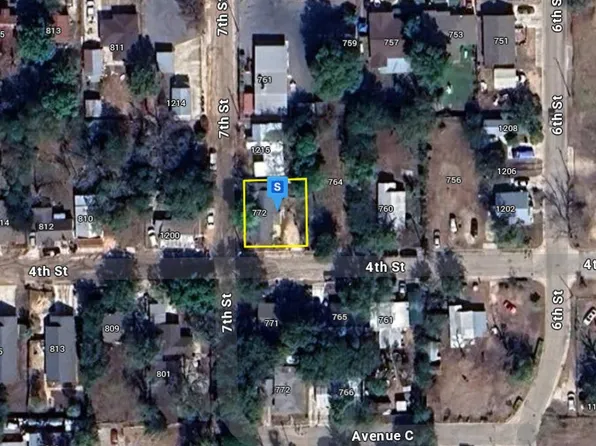 772 4th St, Seguin, TX 78155