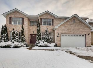 407 W Pleasant Ln, Lombard, IL 60148