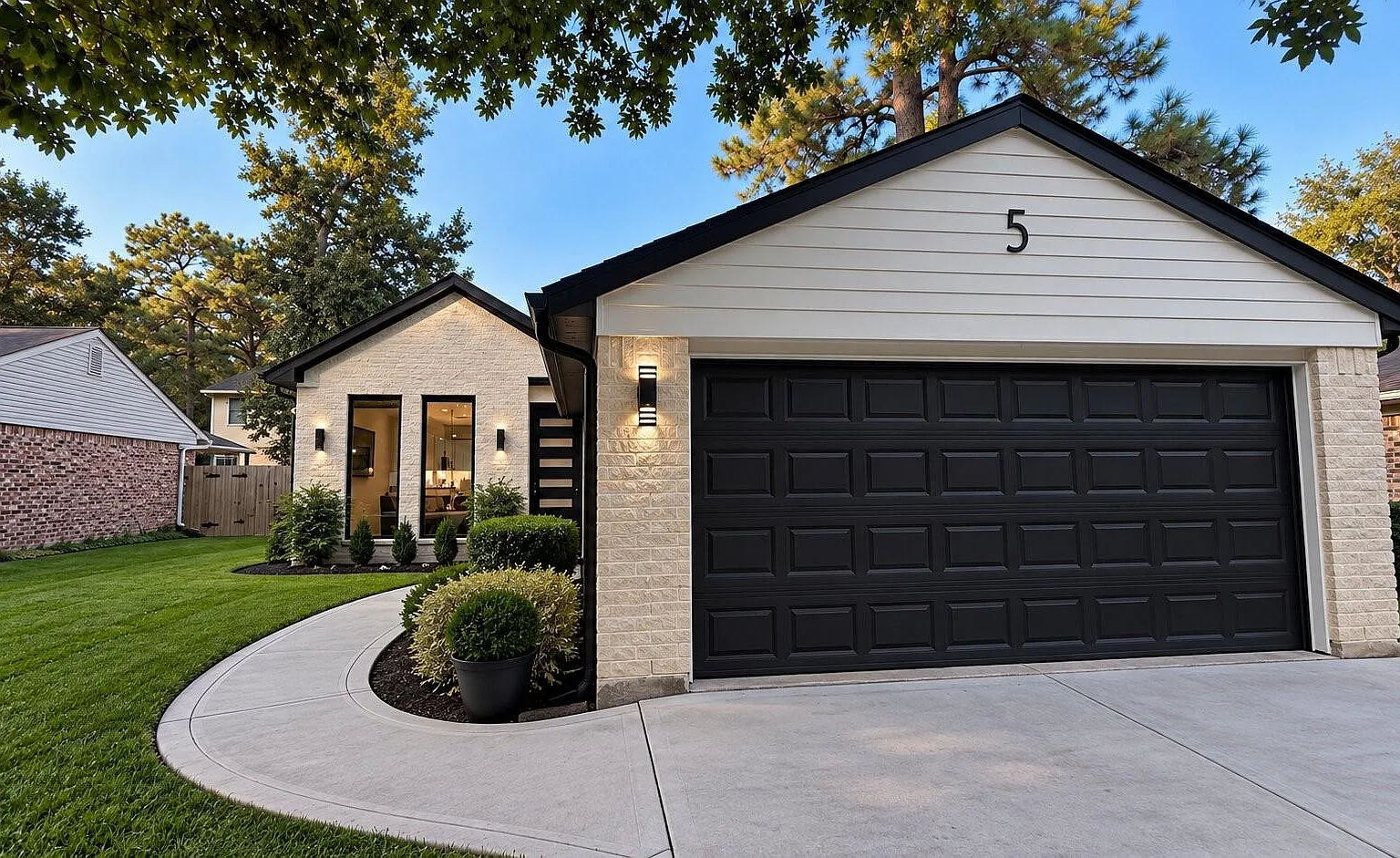 3 bed, 2.0 bath, 1345 sqft, $3,350 — Photo 2
