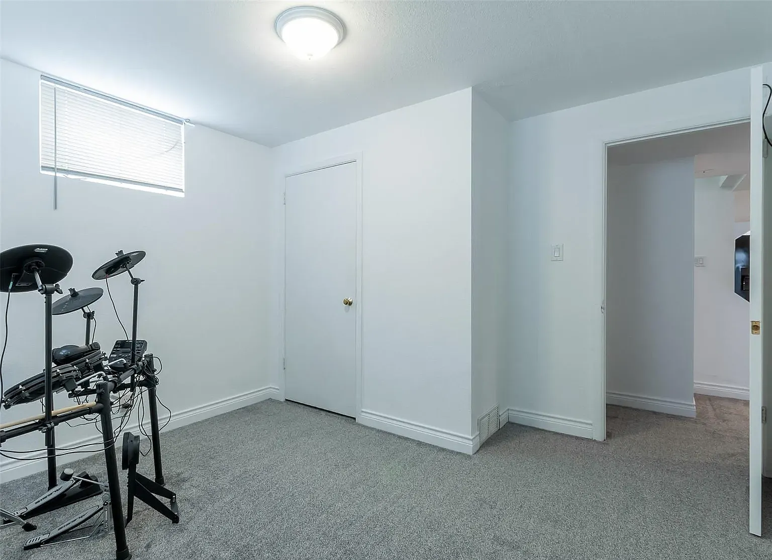 2 bed, 800 sqft, $1,700 — Photo 3