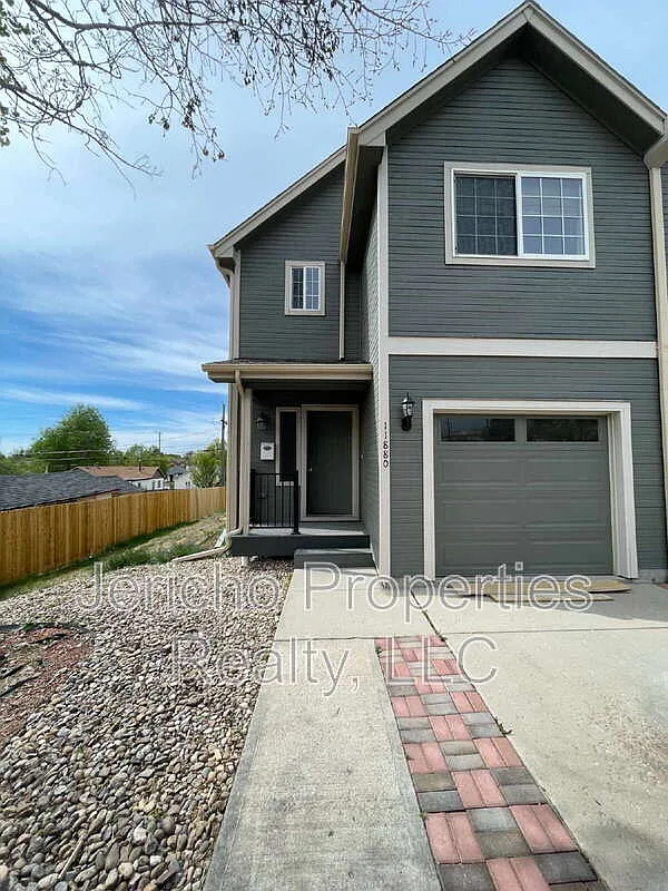 3 bed, 2.5 bath, 1250 sqft, $2,750 — Photo 1