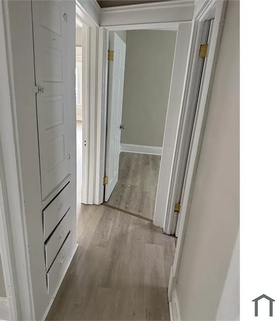 11903 Fairport Ave — Photo 2
