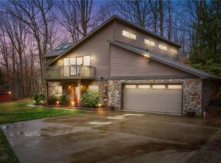 1099 Davis Rd, Ellwood City, PA 16117