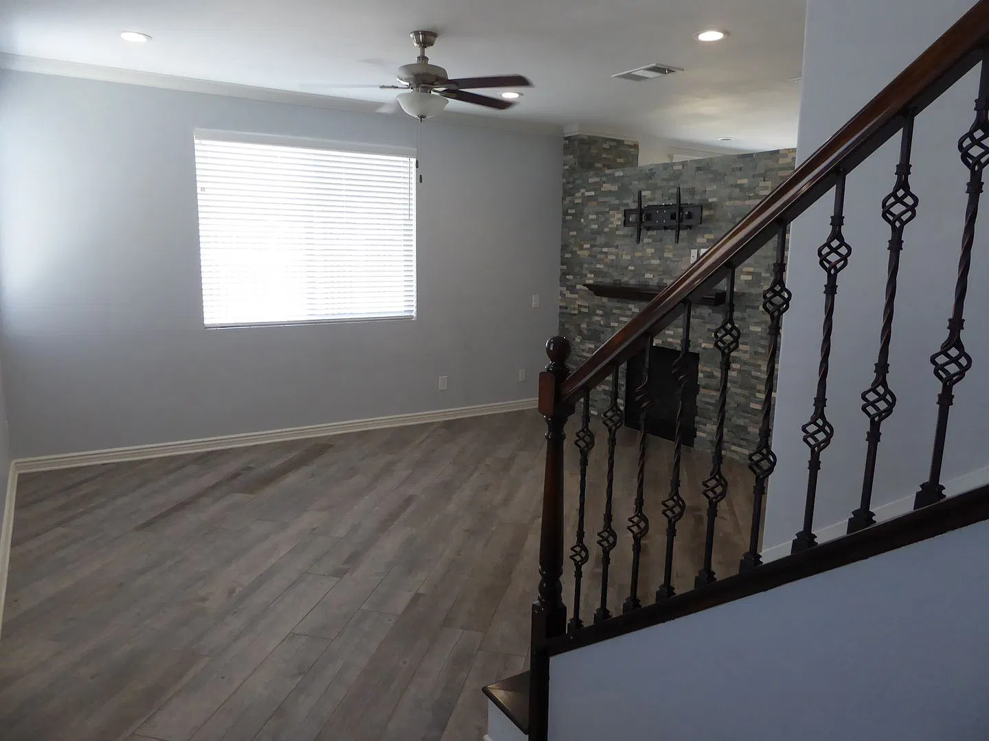 Coming Soon! Mint Canyon 4 Bedroom Home In Canyon Country! — Photo 4