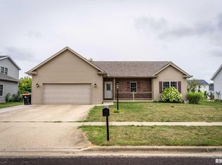 1432 Santa Fe Rd, Washington, IL 61571