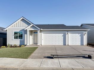 1330 N Broadway St, Estacada, OR