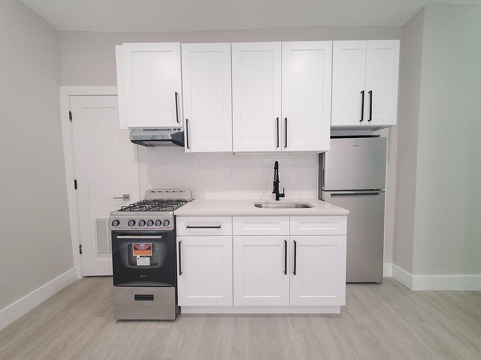 1st image of 55 Lincoln St #303