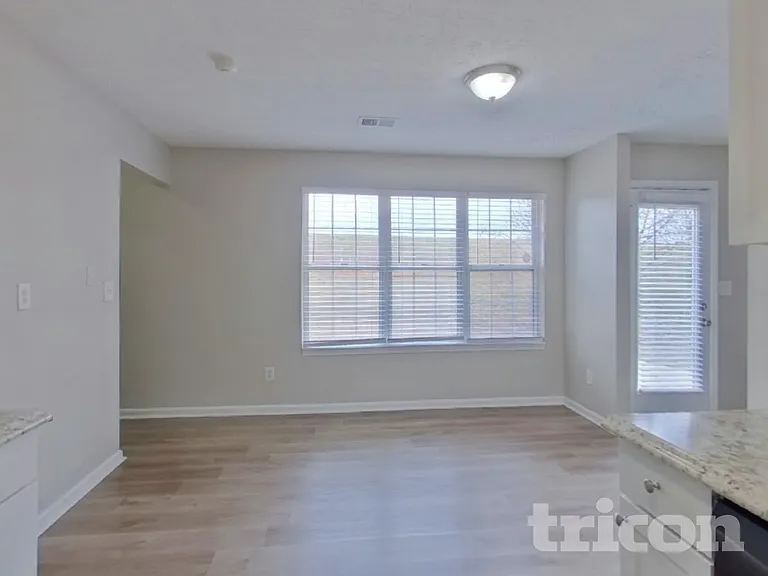 471 Sawtooth Ln — Photo 6