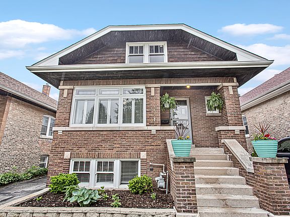 2nd image of 2526 Elmwood Ave