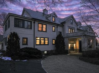 36 Edgemoor Rd, Gloucester, MA 01930