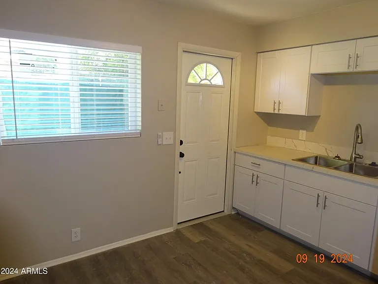 341 E Vogel Ave #2 — Photo 3
