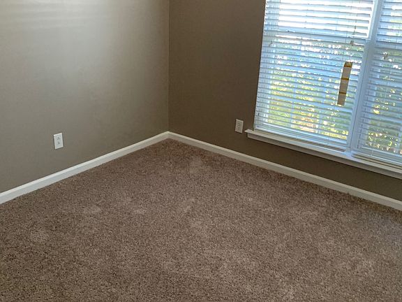 3rd image of 109 Willowbrook Dr