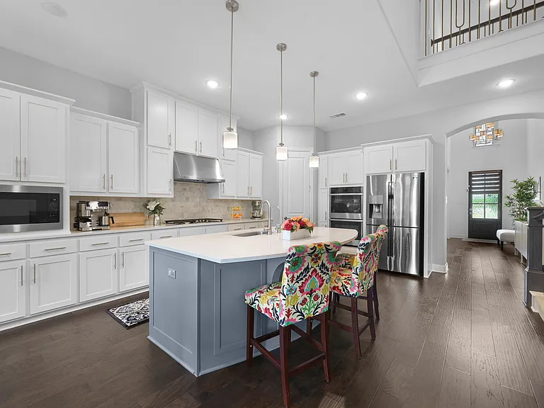 731 Drummond Dr — Photo 8