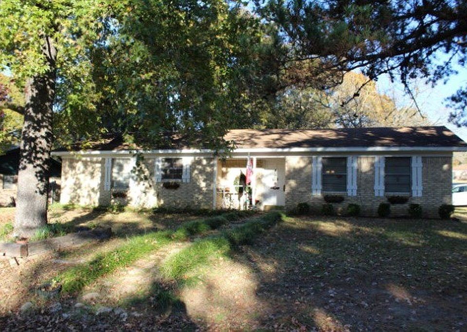 1st image of 328 Selkirk Ave