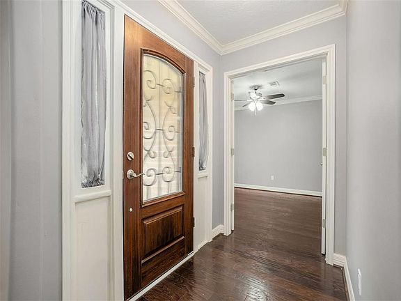 3rd image of 11527 Meadow Lake Dr