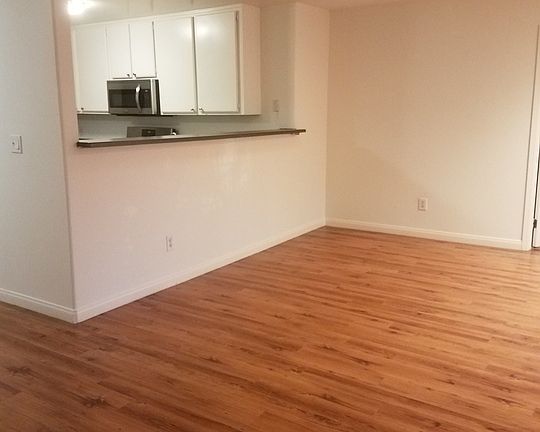 4th image of 2050 S Bentley Ave APT 302