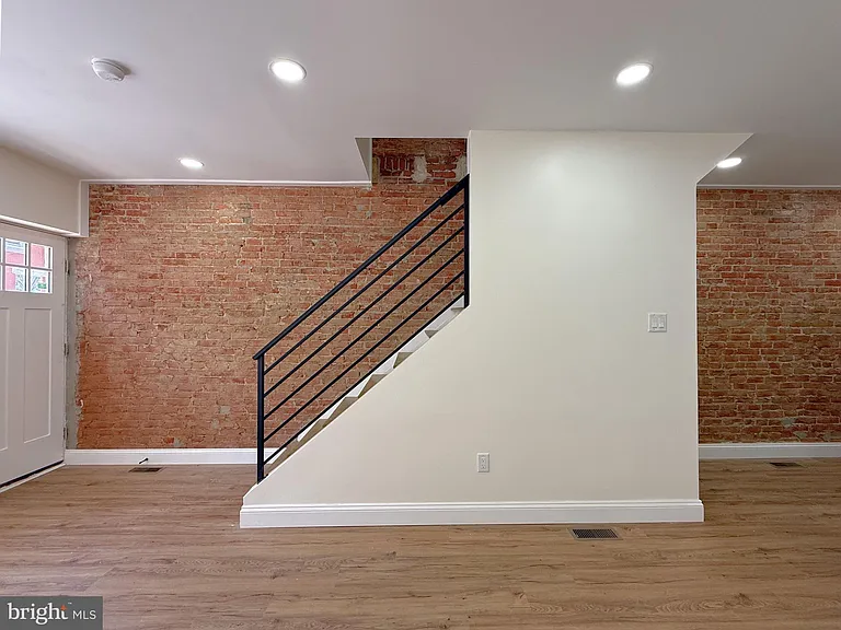 2762 Martha St — Photo 23