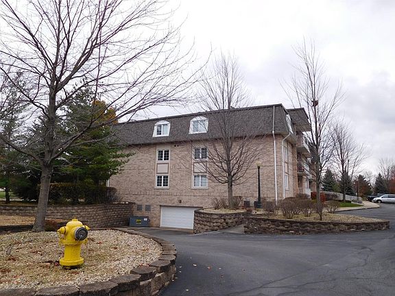 2nd image of 315 Swan Dr Unit 3-B