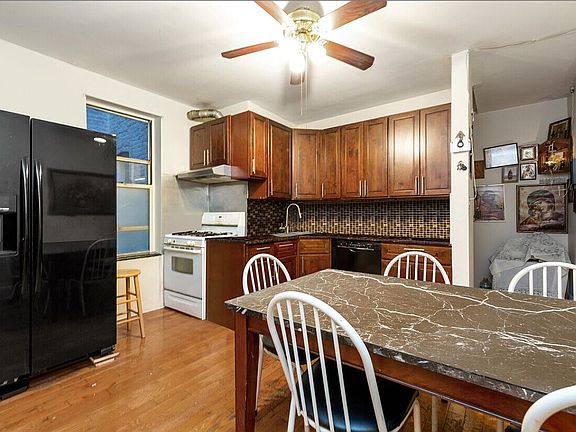 4th image of 1931 Ditmars Blvd #3
